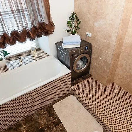 2 Bedroom/2 Bathroom Old Town