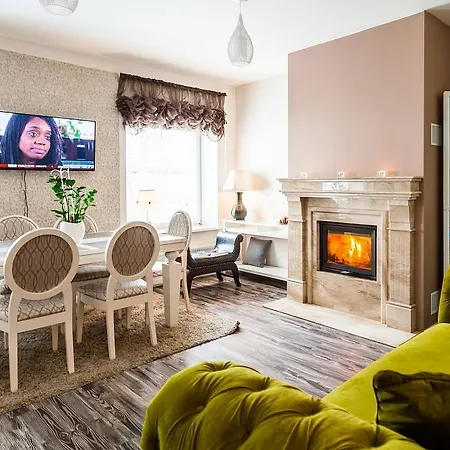 2 Bedroom/2 Bathroom Old Town 아파트 *